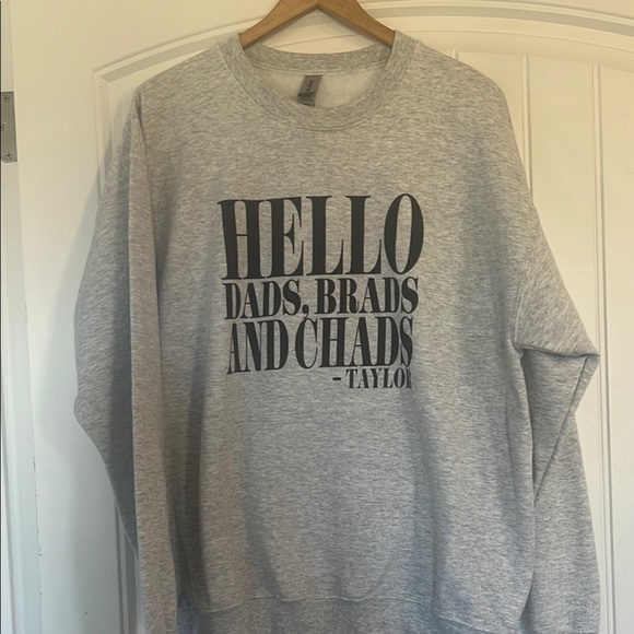 Taylor Sweatshirt Size Large - Picture 1 of 4